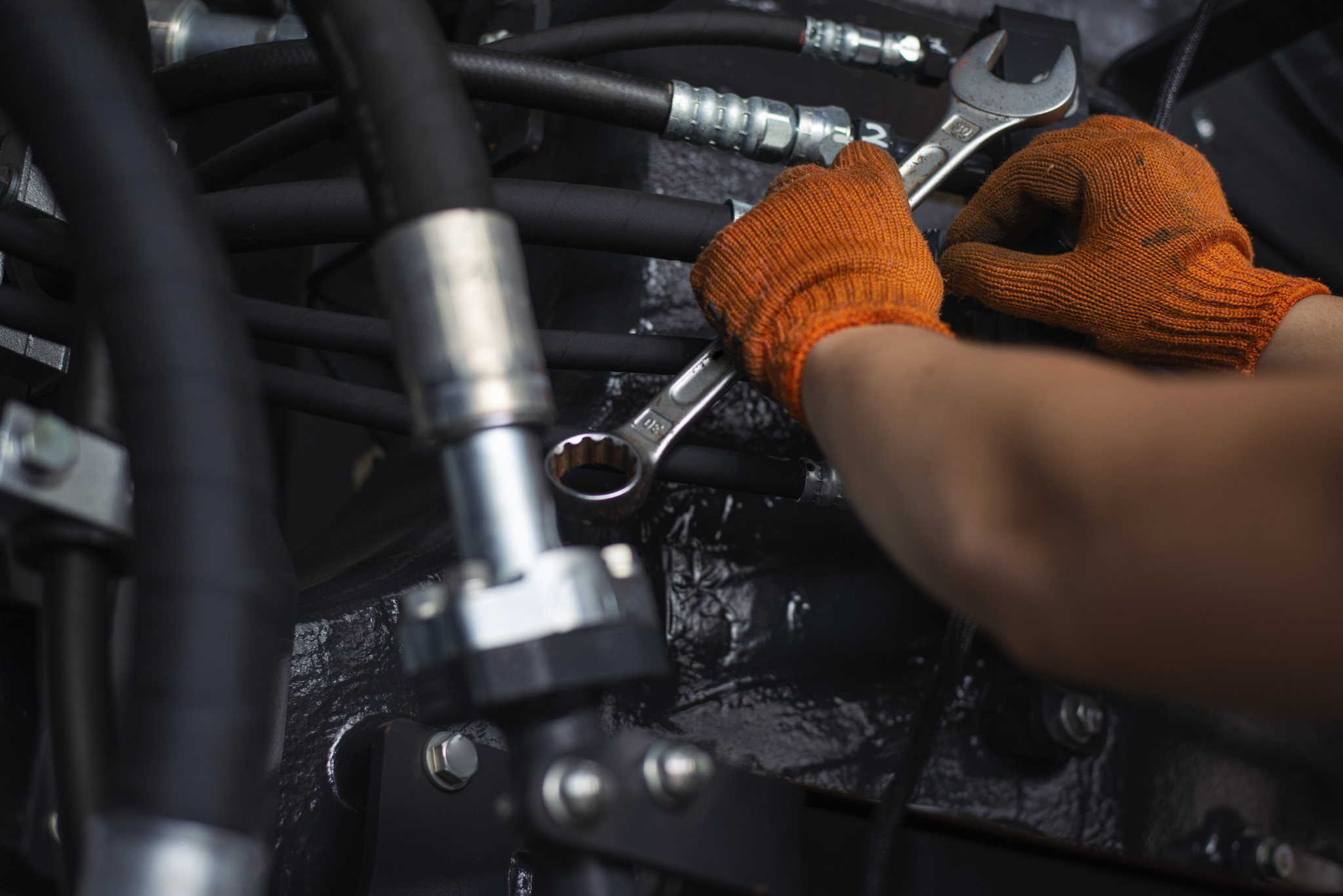 Should You Fix or Replace a Hydraulic System That’s Over 9 Years Old?