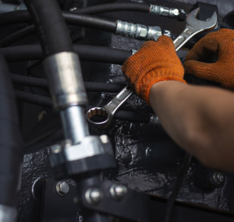 flotek-should-you-fix-or-replace-a-hydraulic-system-that's-over-9years-old.jpg